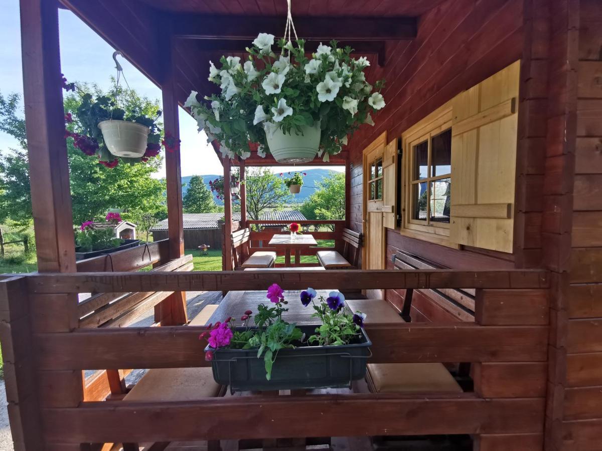 Cottage La Sierra With Jacuzzi Korenica Exterior foto