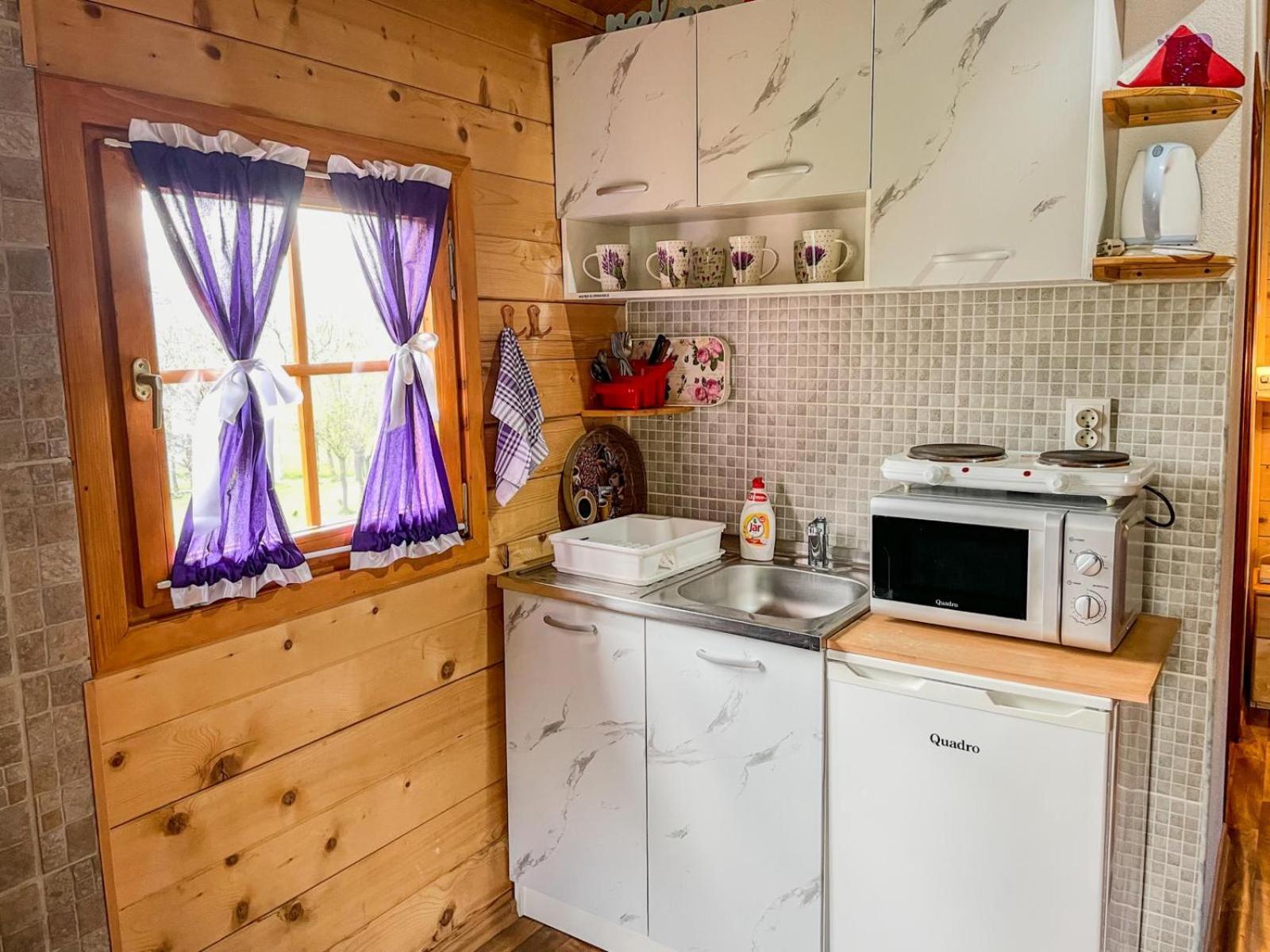 Cottage La Sierra With Jacuzzi Korenica Exterior foto