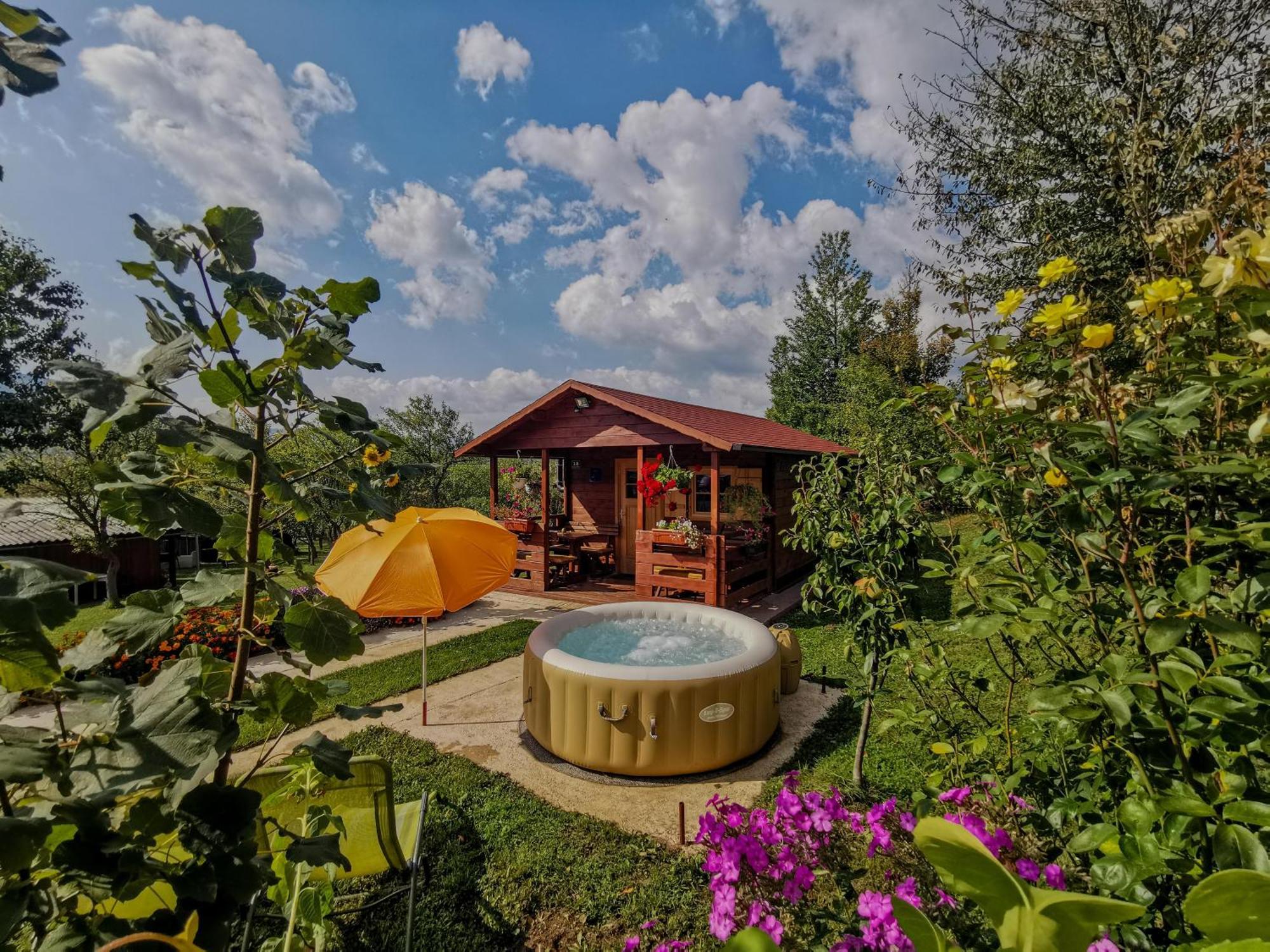 Cottage La Sierra With Jacuzzi Korenica Exterior foto
