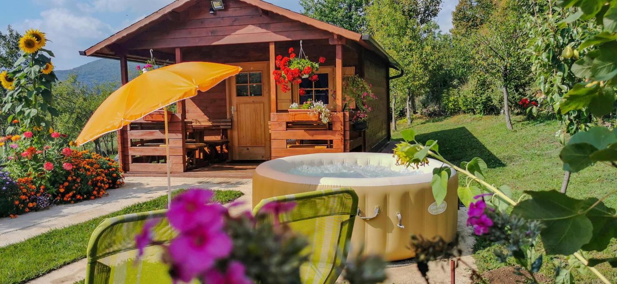 Cottage La Sierra With Jacuzzi Korenica Exterior foto