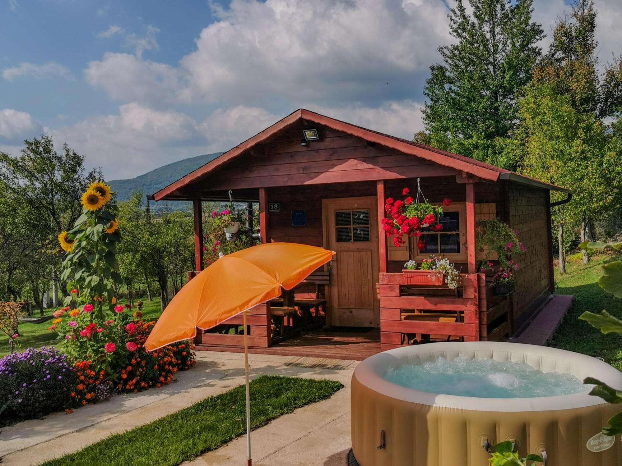 Cottage La Sierra With Jacuzzi Korenica Exterior foto